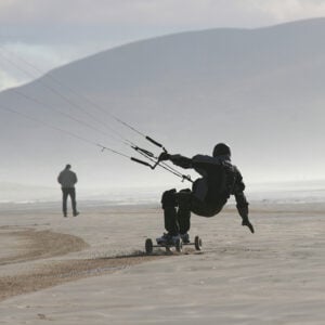 TOUCHDOWN-ON-BEACH-KITEBOARD-SLIDERS-IMAGE